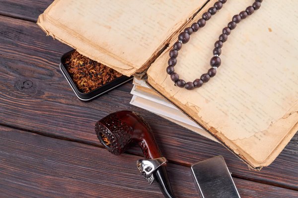 La polyvalence et l'intemporalité d'une trousse en cuir : un accessoire incontournable