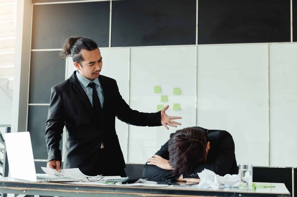 Qu'est-ce que l'emploi public? Avantages et inconvénients