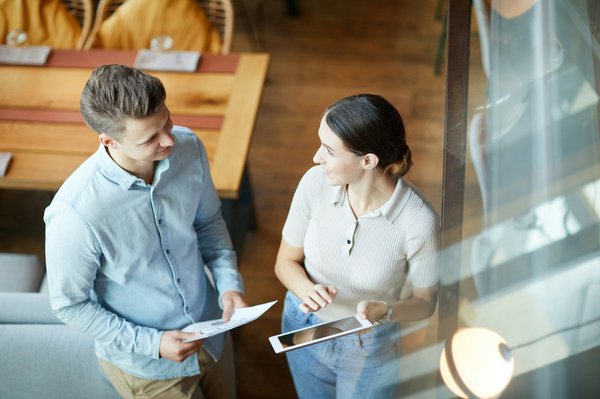 Quelles stratégies pour promouvoir la littérature jeunesse à travers des ateliers de lecture interactifs ?